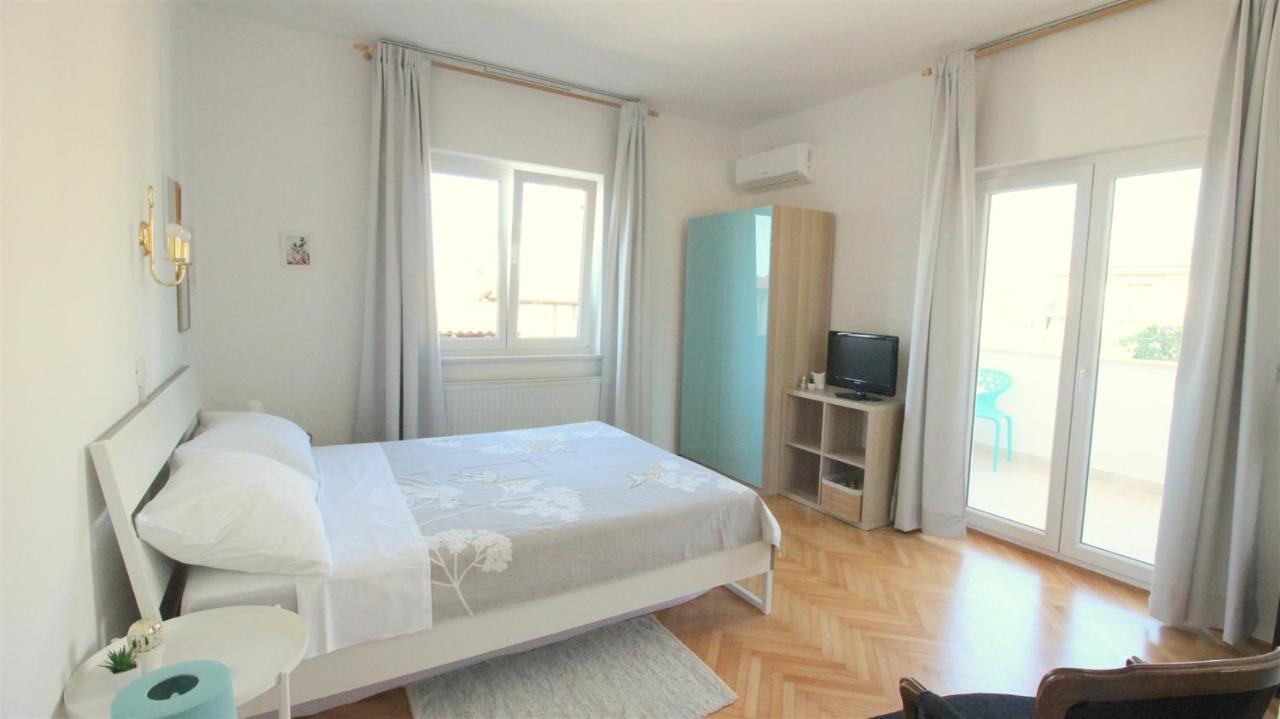 Tamaris, 600 M From The Beach Novigrad Istria Exterior foto